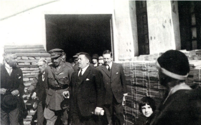 Visita de S. M. el Rey Alfonso XIII a las instalaciones de Tonelería Murua, 1925